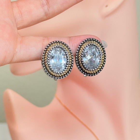 Elegant Silver and Gold Oval Clip-On Earrings - Picture 5 of 7